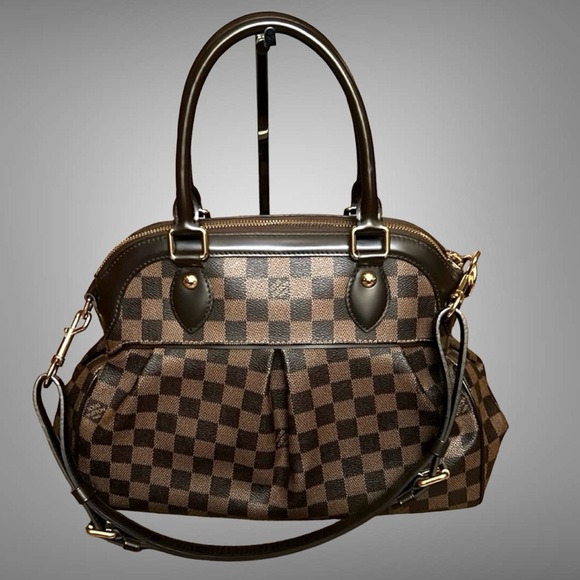 A101- 💯% authentic Louis Vuitton Trevi PM Damier bag - Picture 1 of 16